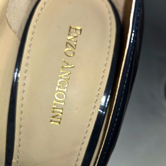 Gently used Leather Enzo Angiolini high heels, navy blue, 4 inch heel. Size 8M - Picture 6 of 7